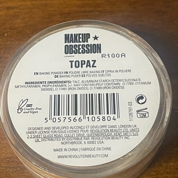 Makeup Revolution Pure Bake Topaz Baking Powder - Picture 2 of 2